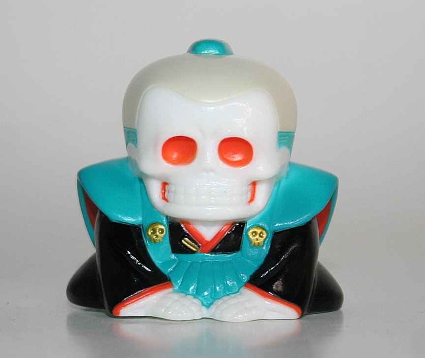 RealxHead White w/ Teal Robe Honesuke