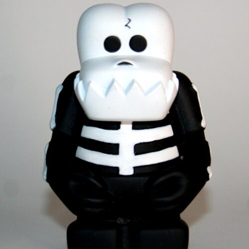 ぬいぐるみ BOUNTY HUNTER SKULL-KUN PLUSH DOLL BAPE®︎とBOUNTY HUNTER SKULL KUN FIGURE 名作“スカルくん”がABC CAMO