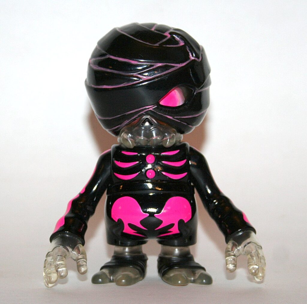 Secret Base Black Mummy Damaged Brain Pink