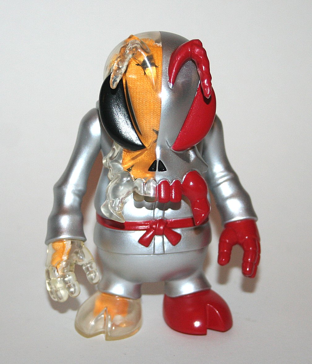 Secret Base x Devilrobots Devil Skullbee