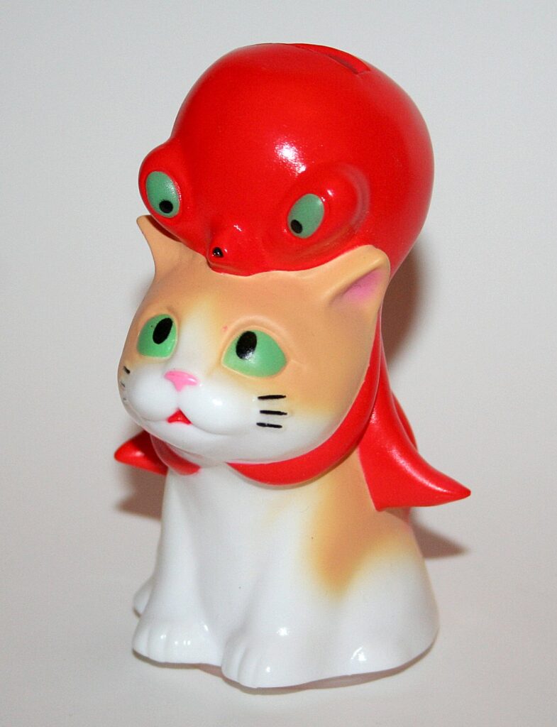Sunguts White & Tan Green Eye Nekomatas