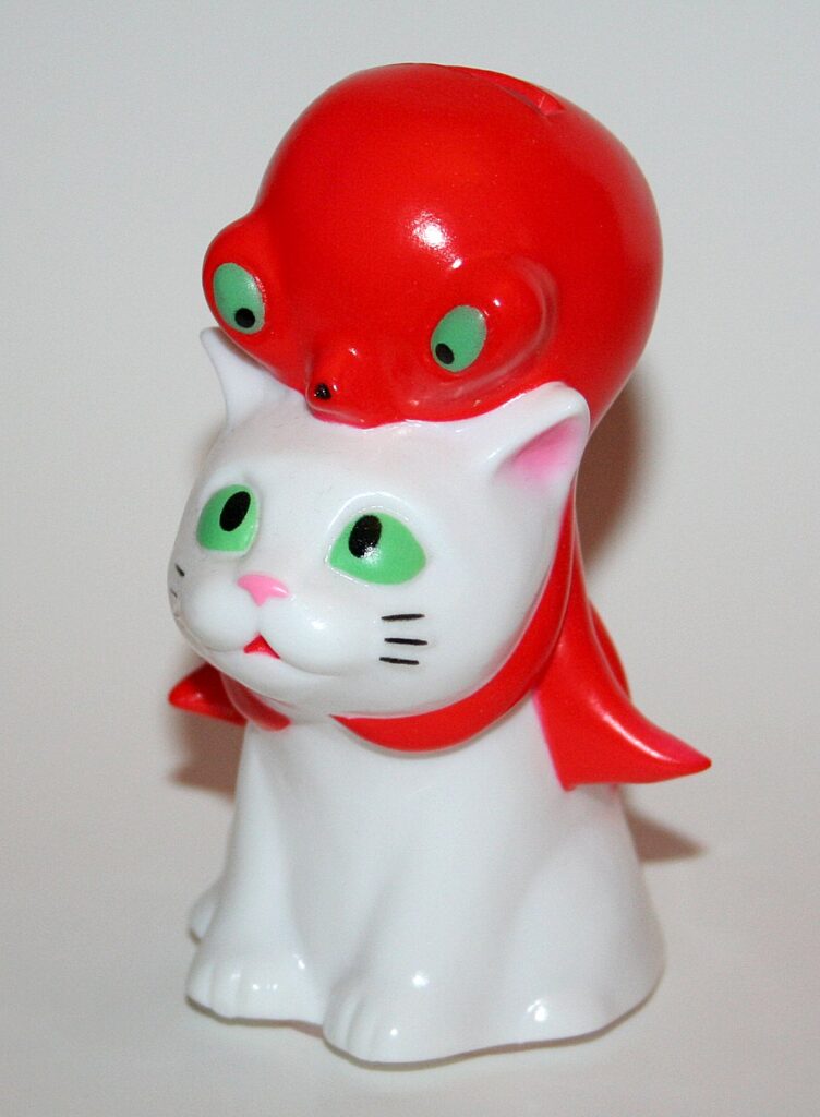 Sunguts White With Green Eye Nekomatas