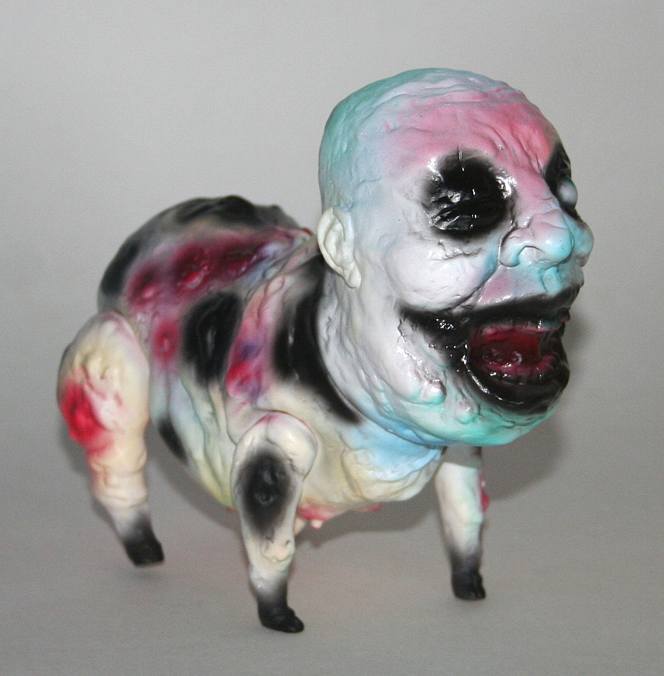 Kaiju Tan x izumonster The Man Pigman Pigpigman Sofubi