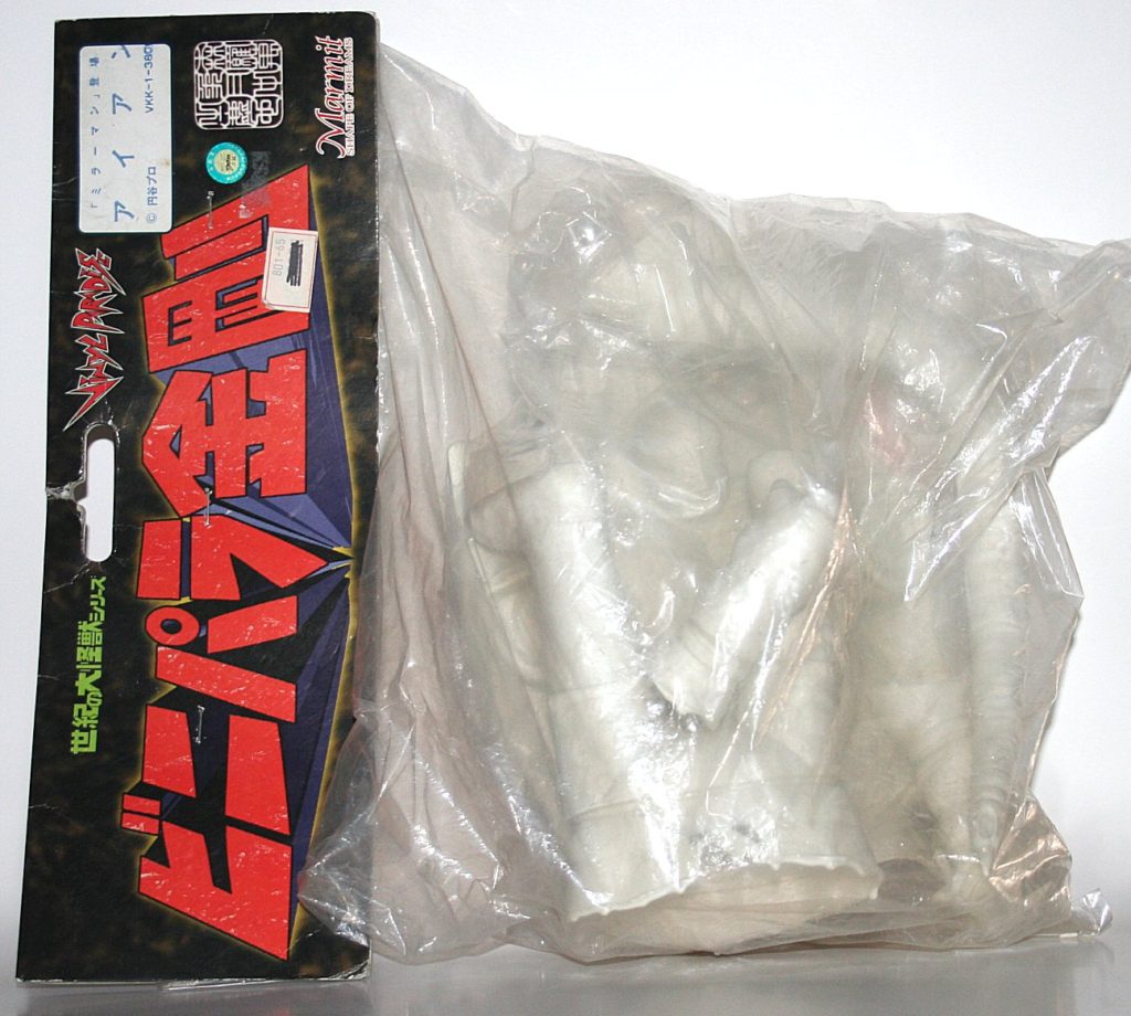 Marmit White Soft Vinyl Kit Mirrorman Steel Dragon Iron