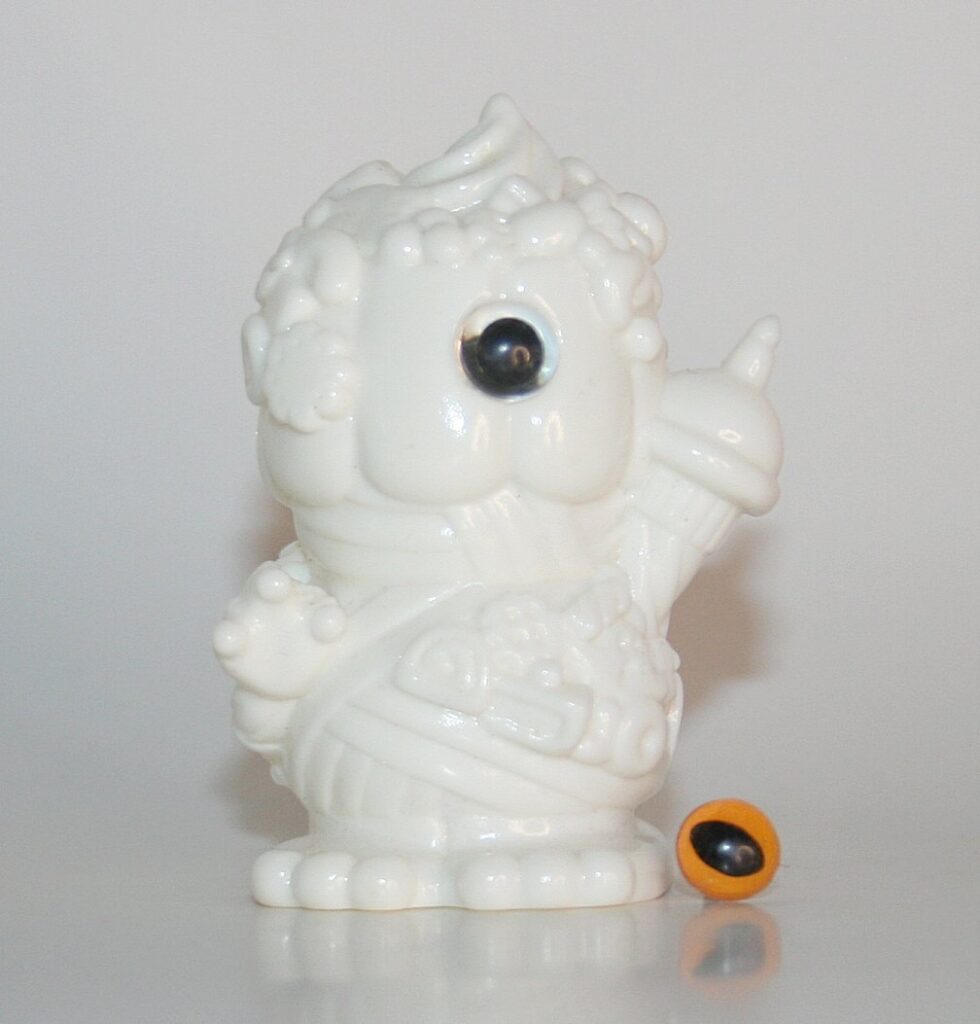 RealxHead x Refreshment Unpainted White Mutant Chaos