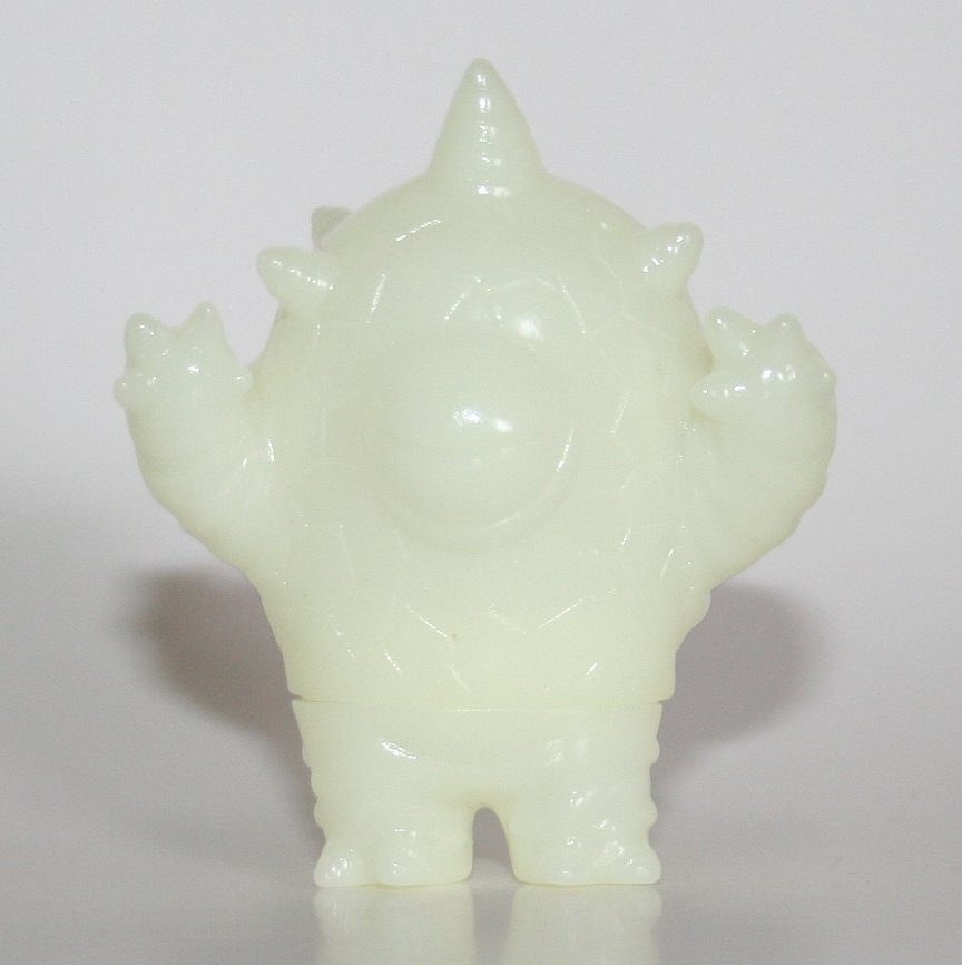 Max Toy Co Unpainted GID One Eye Gacha Eyezon