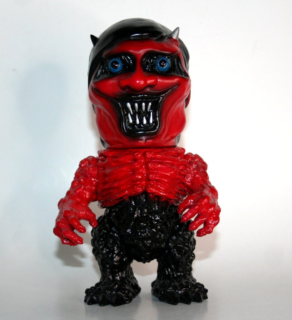 PUNK DRUNKERS アイツ ソフビ ストリートファイター リュウver MVH x Punk Drunkers Black and Red Painted Aitsu DX — Vicious Fun