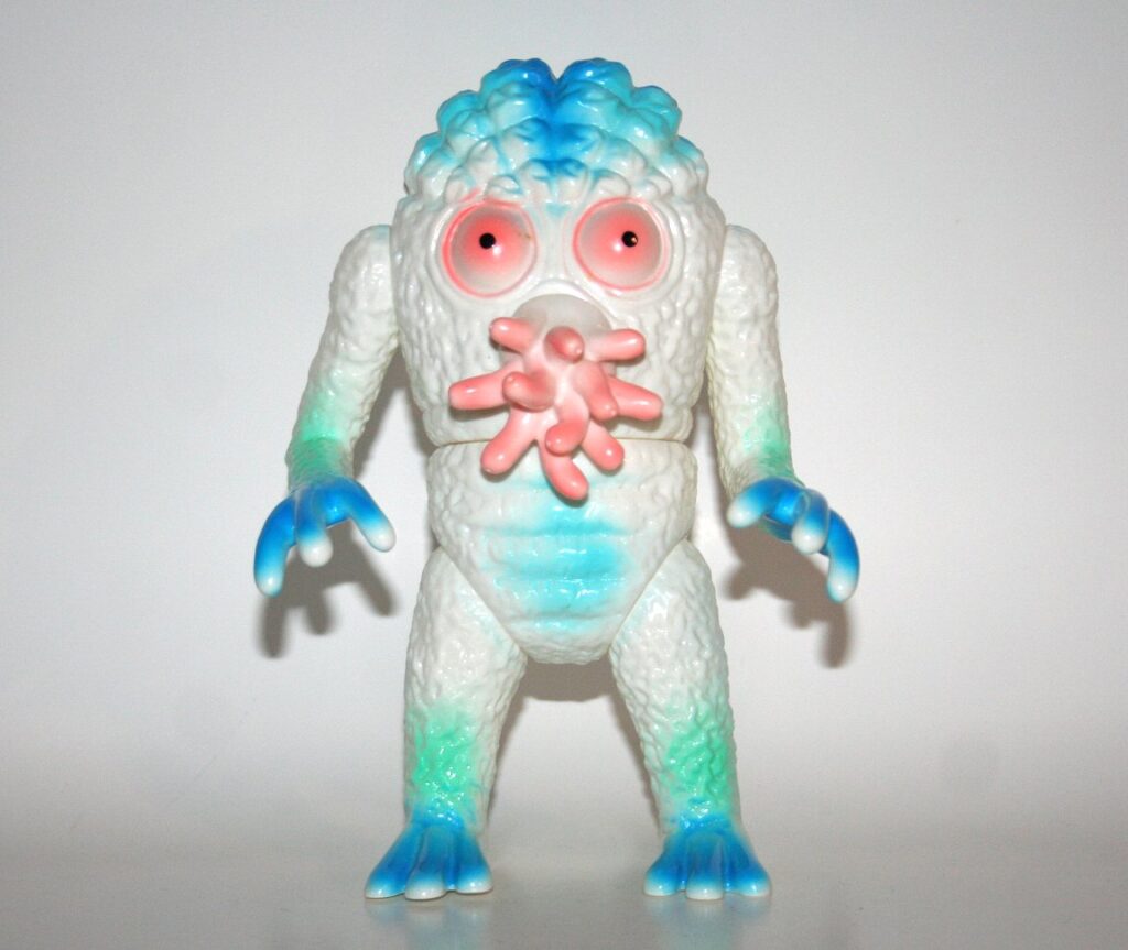 Target Earth White Gebora