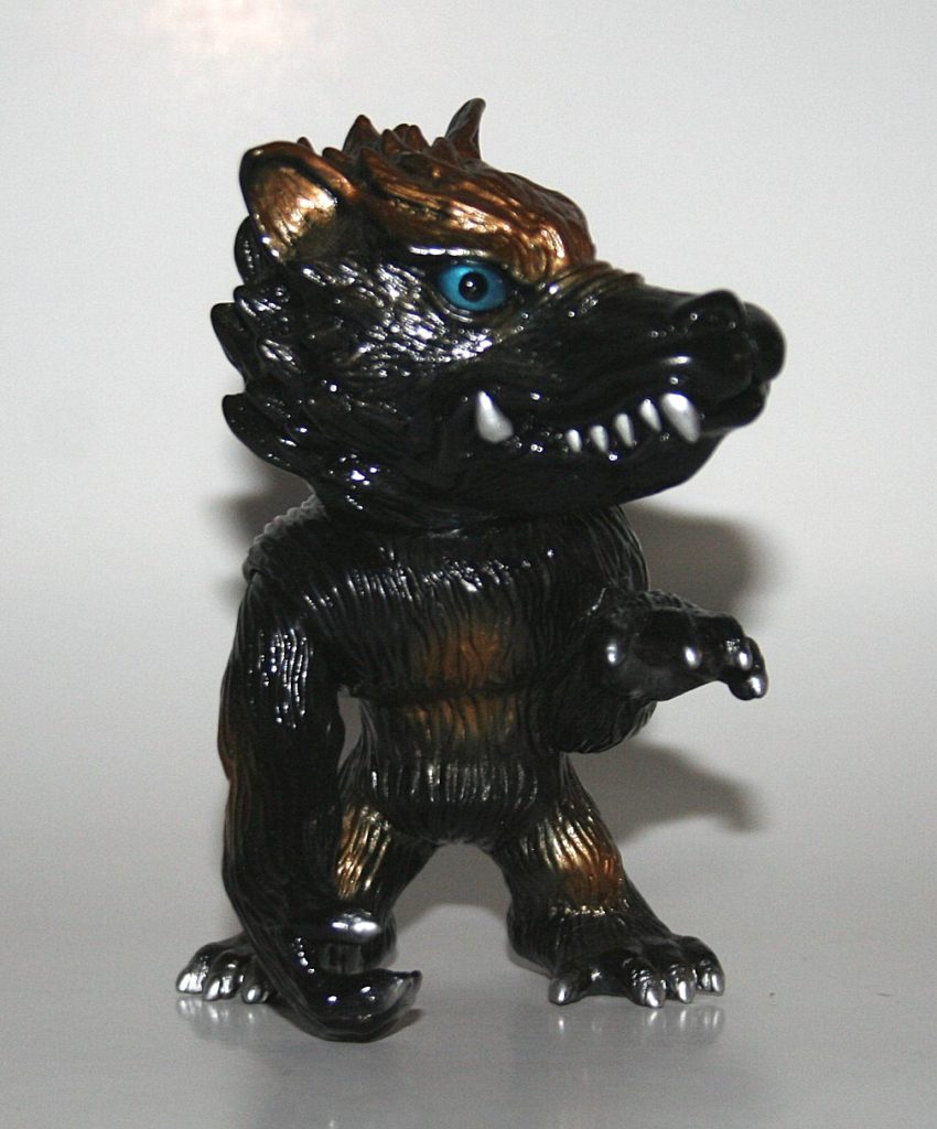 Shirahama Black and Gold Wolf