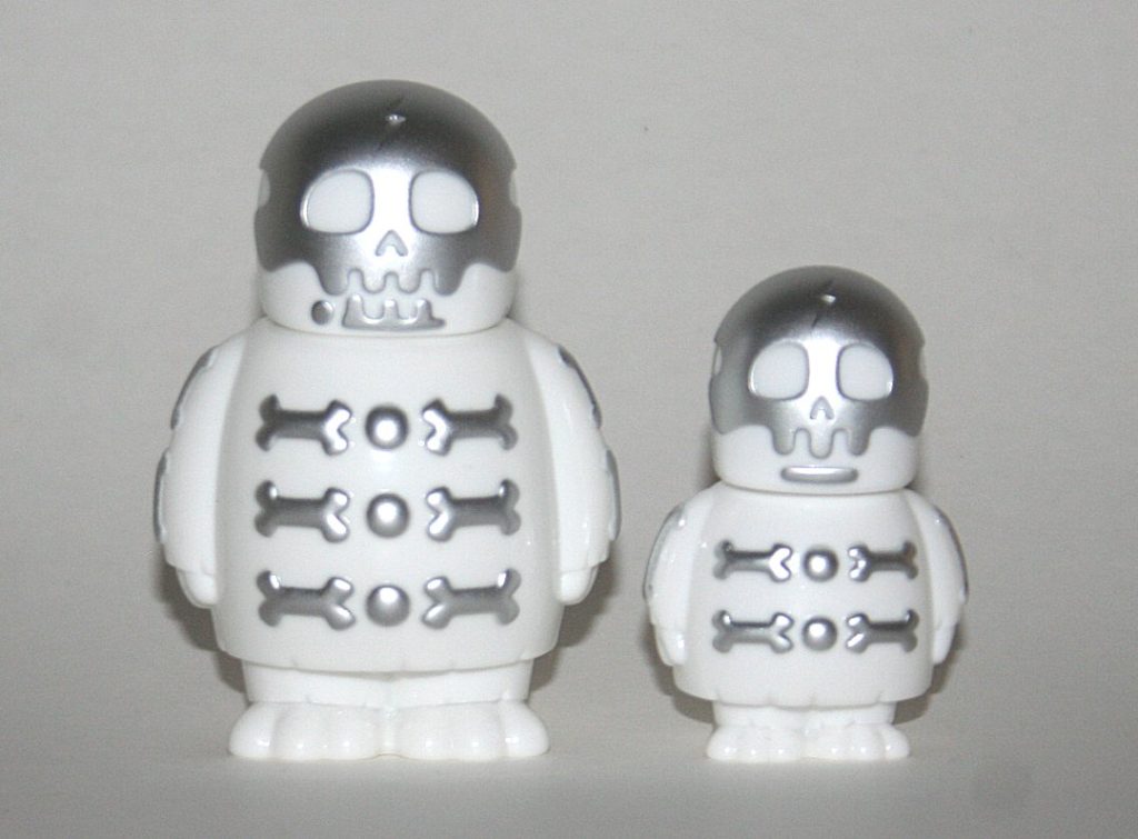 Skull Toys White and Silver Skull Brothers