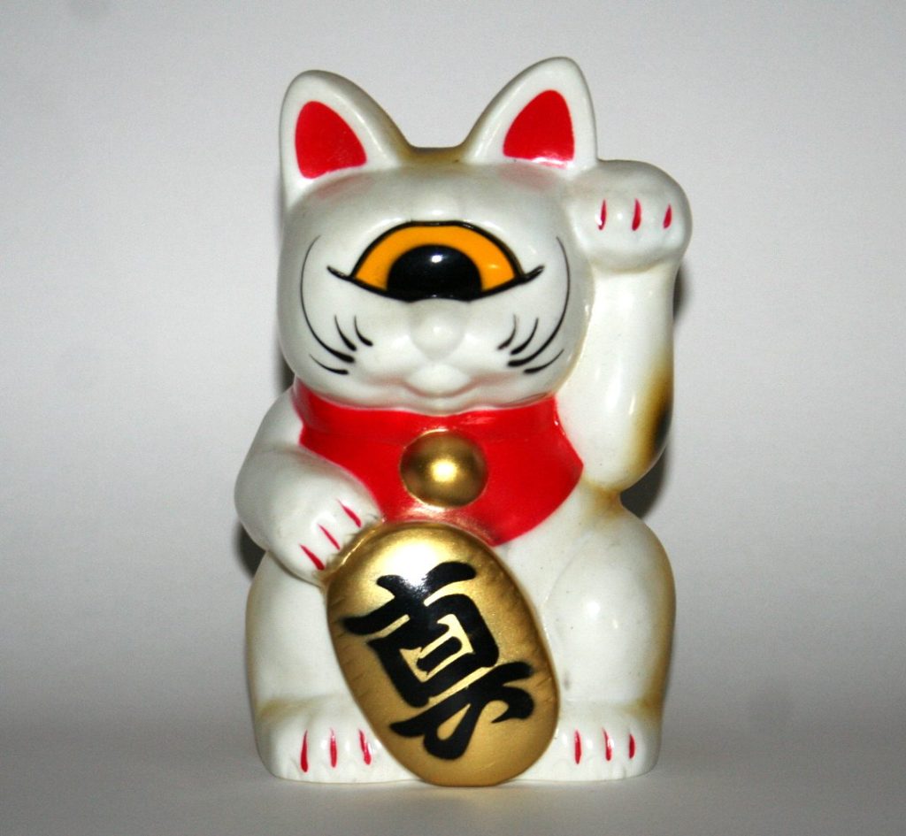 RealxHead Large White Calico Fortune Cat Sofubi Figure | Vicious Fun