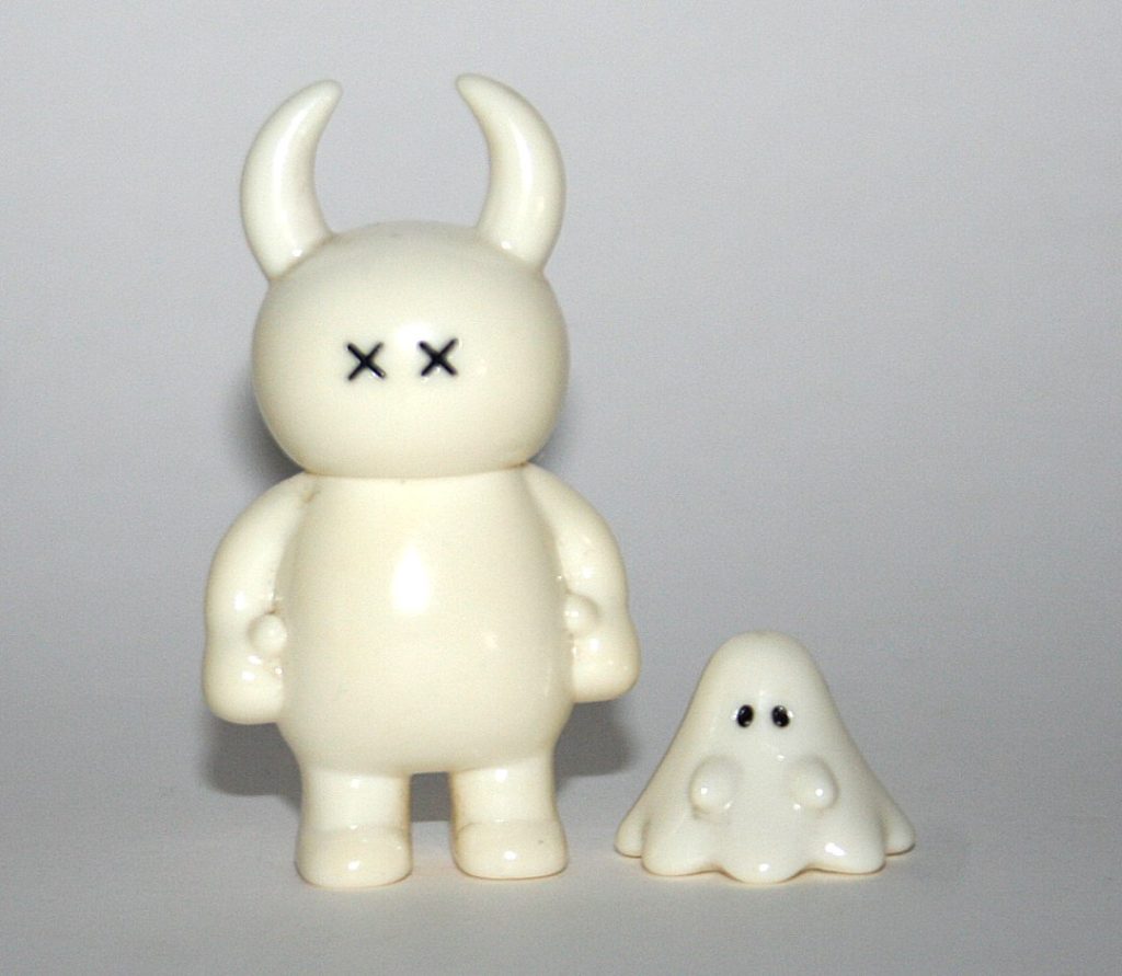 Uamou White Ouch with Boo