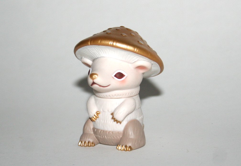 Medicom x Kaori Hinata VAG Series 20 Gold Kinora