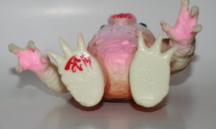 Rampage Toys x SHB Lucky Glow 6 Eye Cat Rampage Toys x SHB Lucky Glow 6 Eye Cat