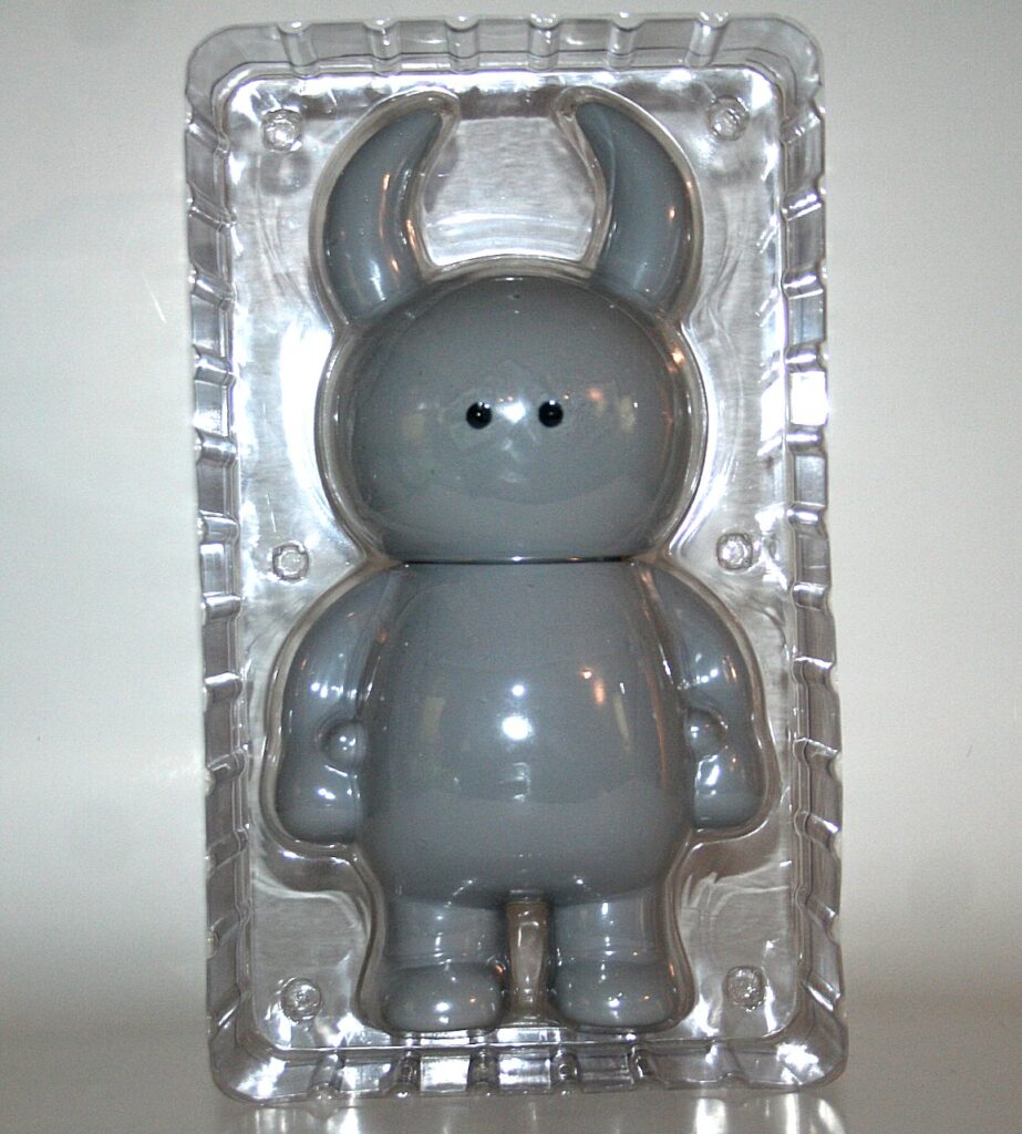 Uamou x Unbox From Another Planet Grey Supersize