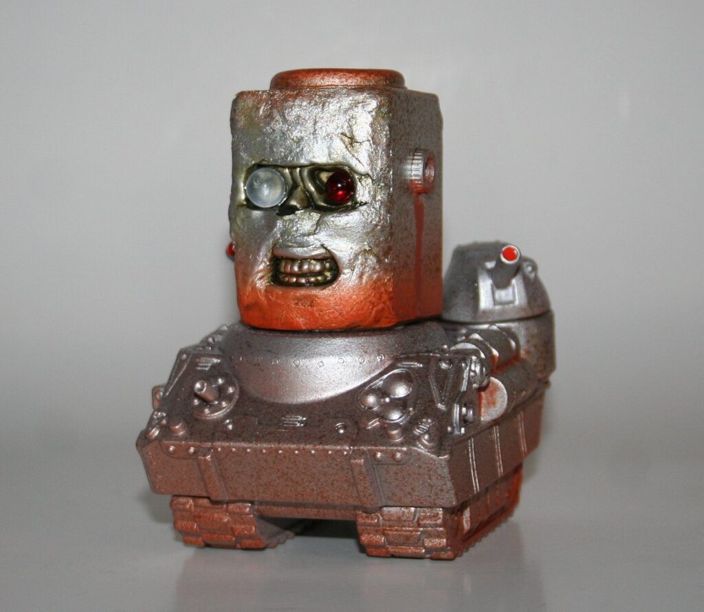 Plaseebo x Max Toy Custom Robot Tank