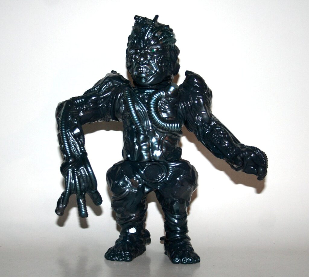 てつお Unbox Silver on Grey Tetsuo The Iron Man Sofubi Figure | Vicious Fun