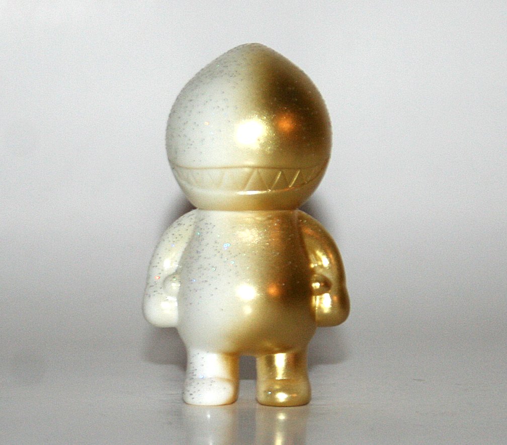 Uamou White and Gold Bastard