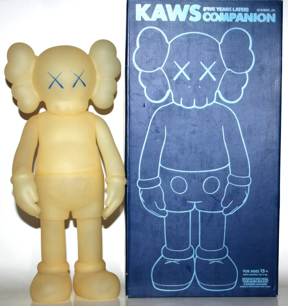 新品 kaws companion (FIVE YEARS LATER) 蓄光 KAWS Five Years Later Blue Glow Companion Vinyl Figure | Vicious Fun