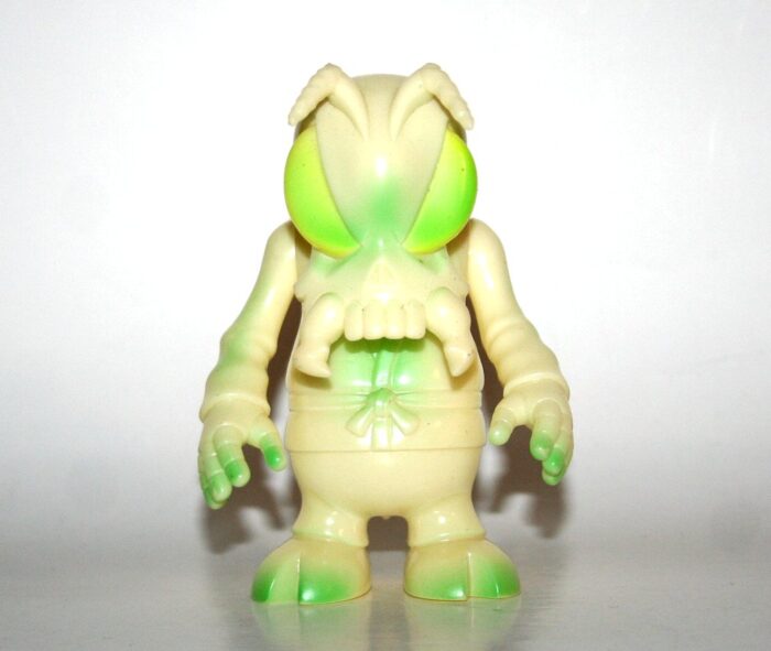 Secret Base 2003 Glow in Dark with Green Skullbee