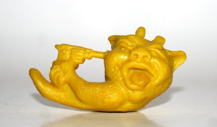 新品！KESHI 「WANTCHU」7inch Unknown Alien with Gun Yellow Keshi