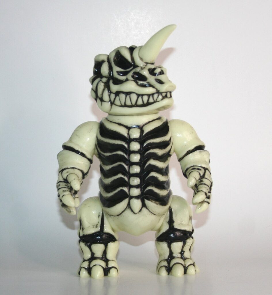 Skull Toys x Hilary Kurikinton Black on Glow Dokuro Saurer