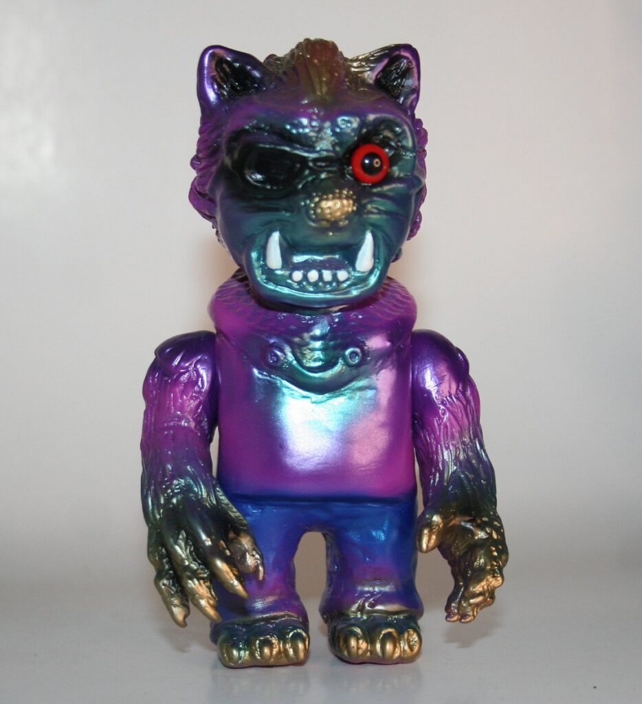 DARK MATTER TOYS RYUPIE ソフビ蓄光 Dark Matter Toys DCon Purple Teen Werewolf — Vicious Fun