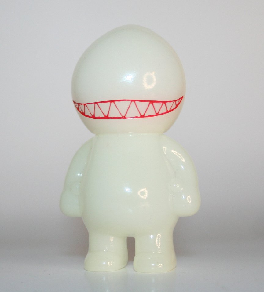 Uamou Glowing Red Toothed Bastard