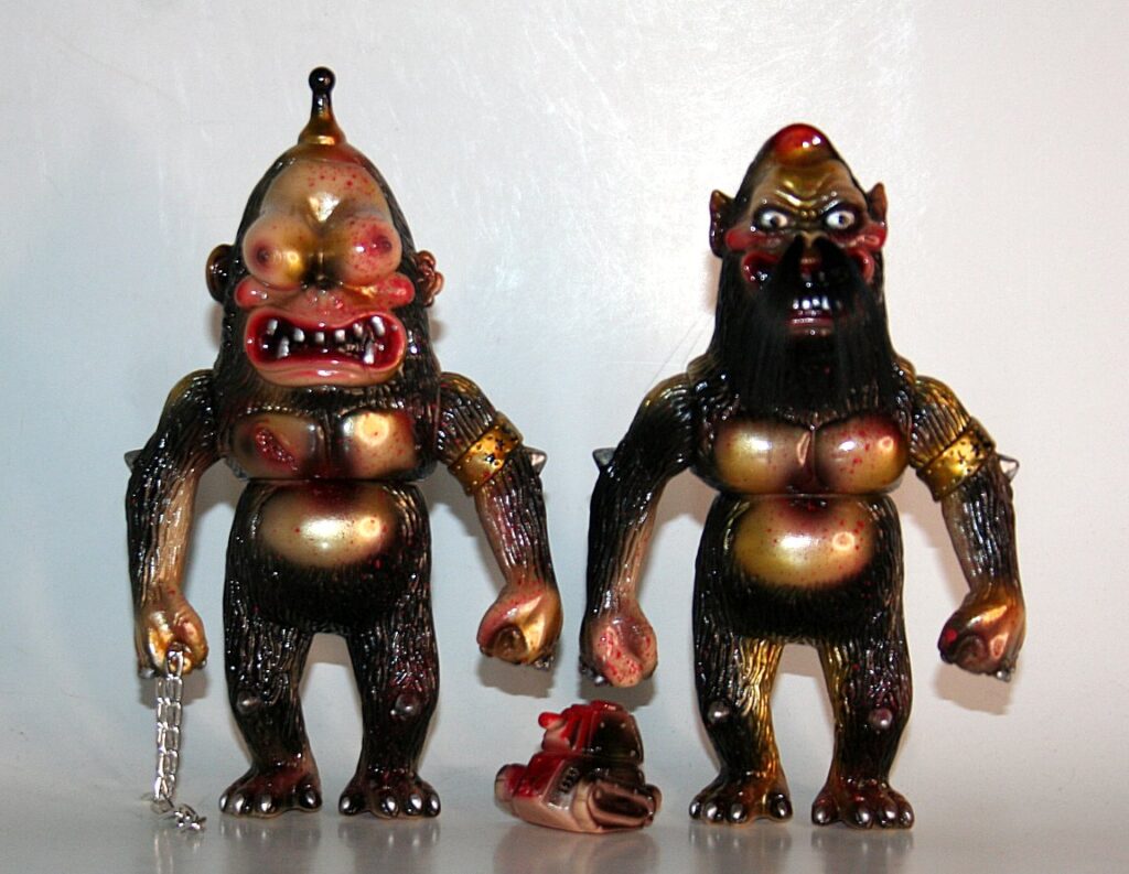 5233 Toys Blood Splattered Boomkong Boobiekong Set