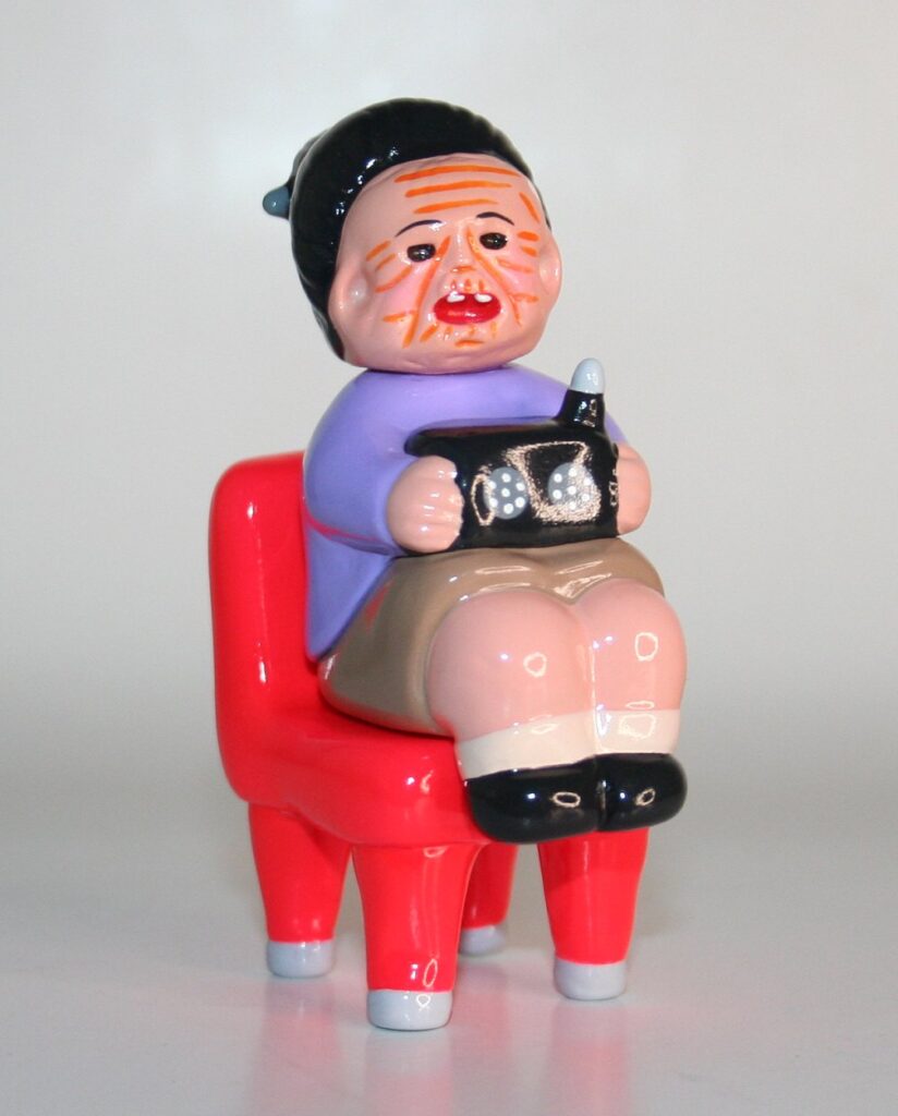 Dehara Red Chair Radio Kikuyo