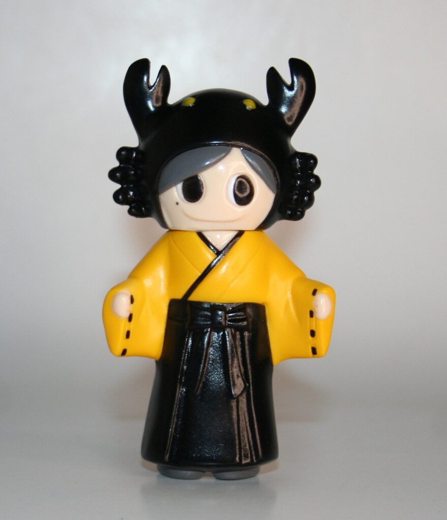 Sunguts Black and Yellow Crab Miko