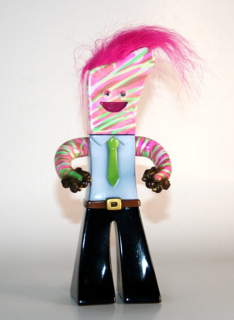 Leeeeee Toy x Haze Micro Run Earthby