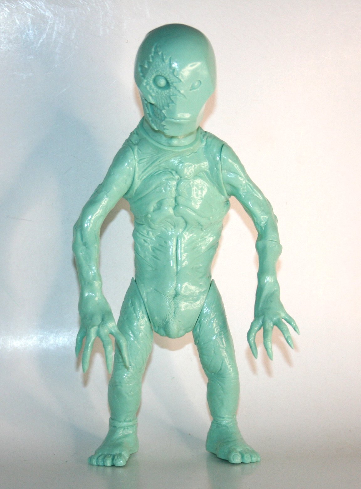 ダイヤモンド U.T. エイリアン Plttoys x Unbox Unpainted SeaFoam Green Atomic Alien