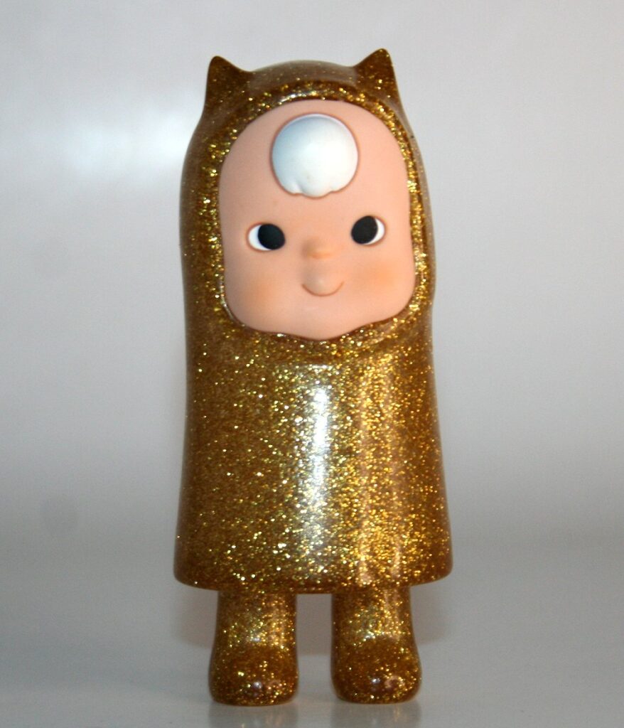 Unbox x Jwon Toy Uber Gold Lame Dylie T