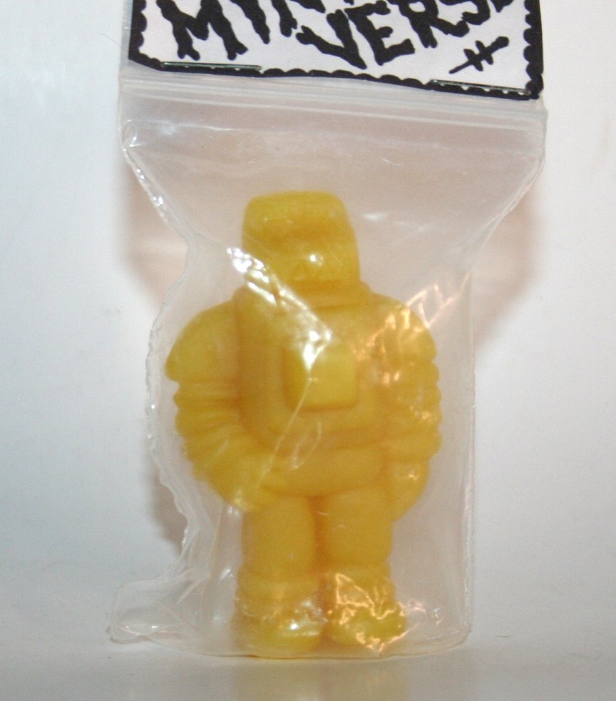 LeMerde Mini Verse Yellowish Robot