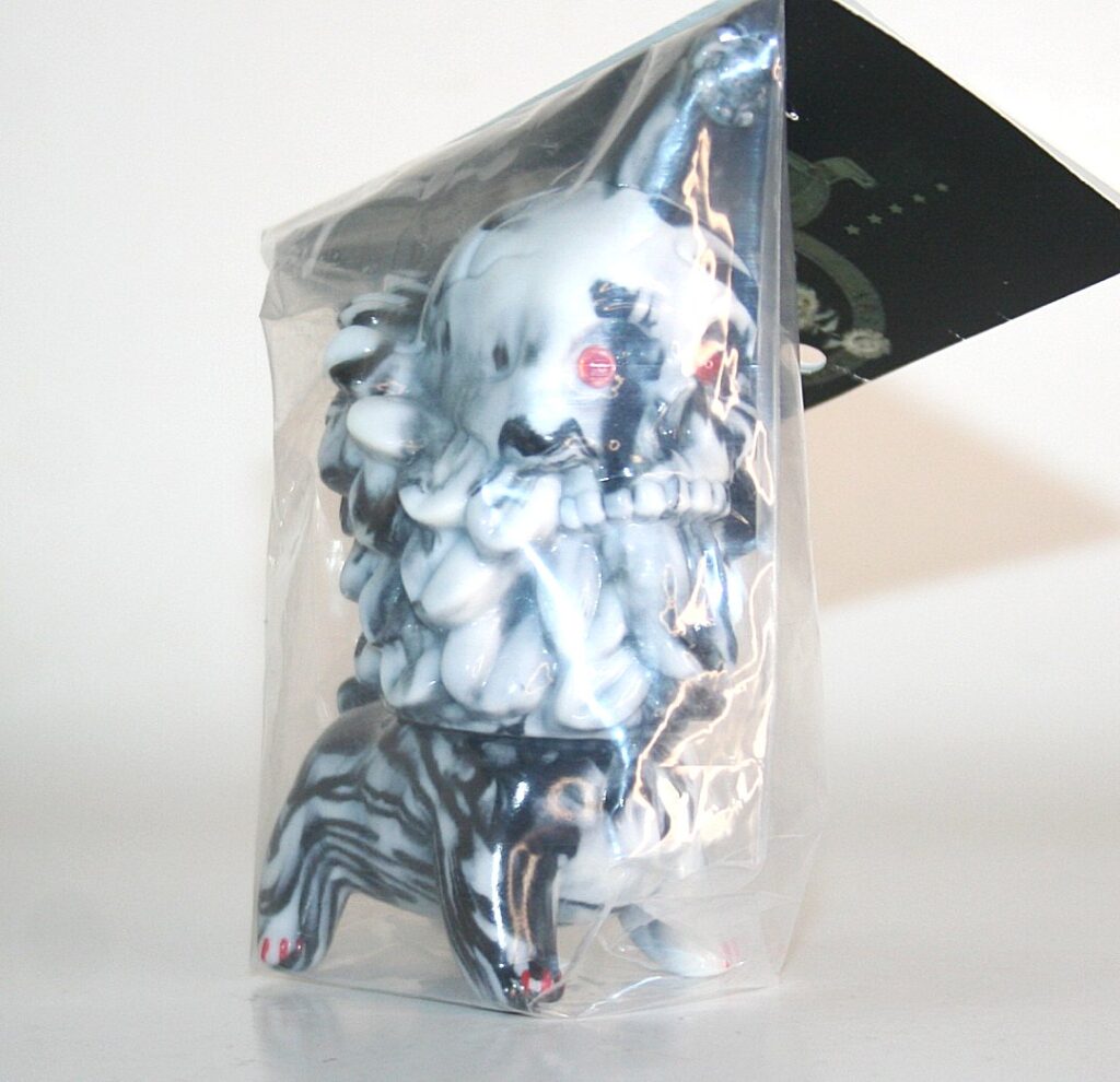 Toysbian Black and White Marbled Simba