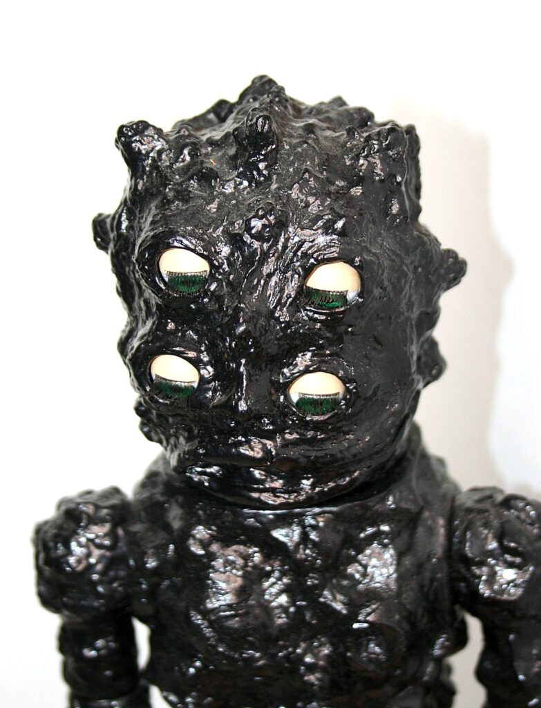 Nagnagnag Bootleg Black 4 Eye Vinyl Figure | Vicious Fun
