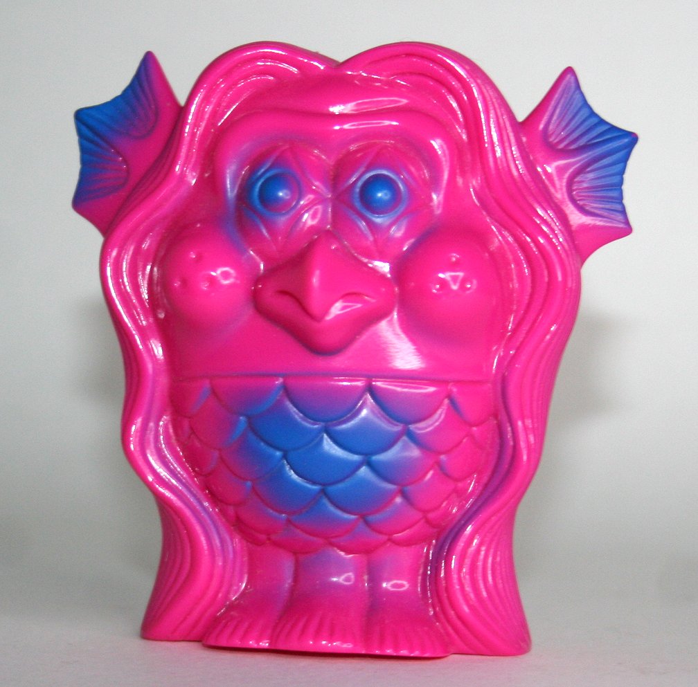 Headlock Studio Blue on Pink Amabie