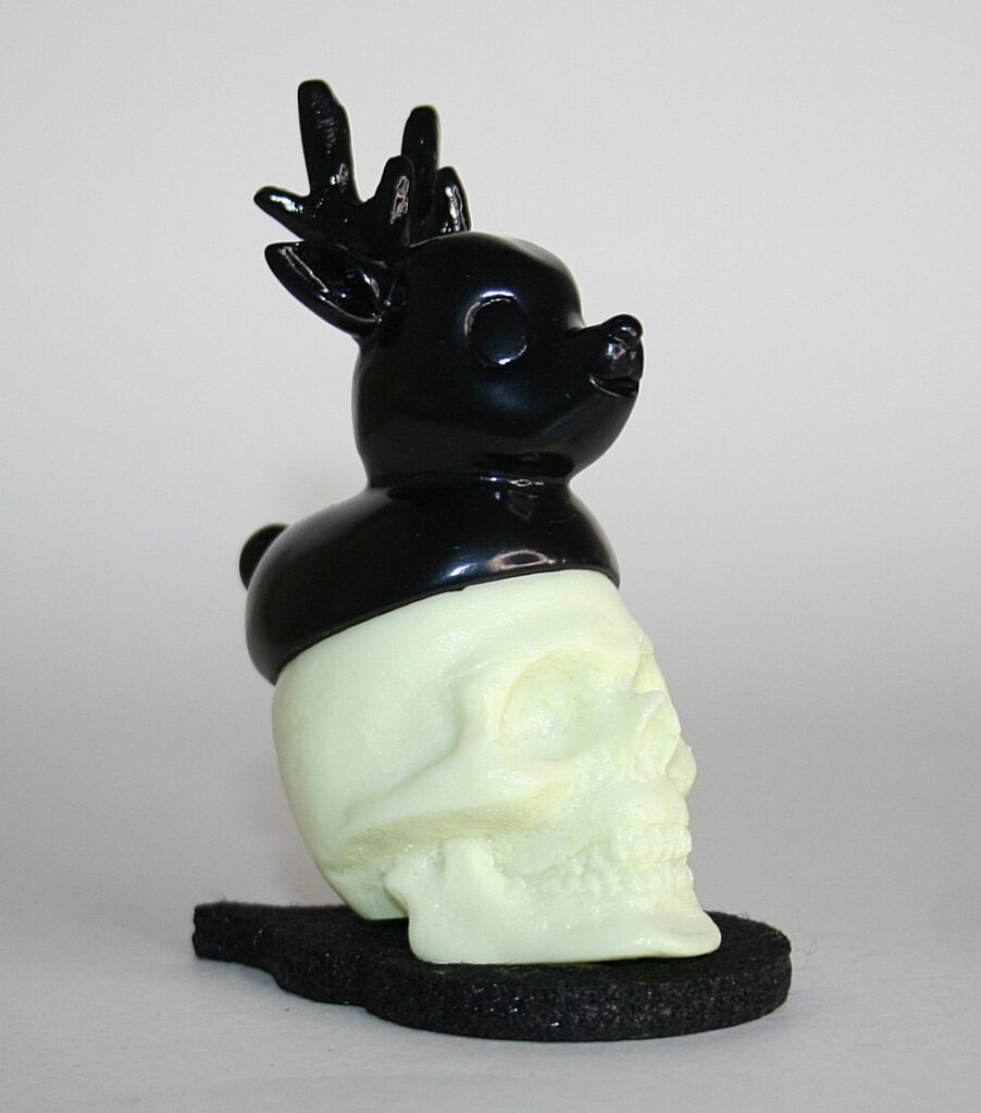 Kikkake Black and Glow Skull Deer Parasite Animals