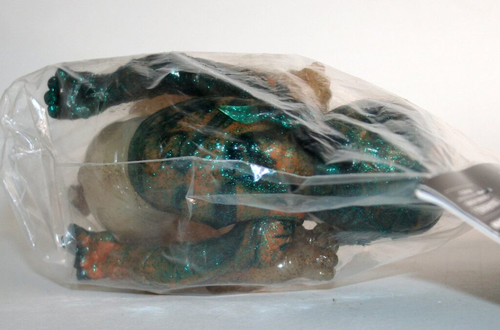 Secret Base x Pushead Sssaahonng Siamese SkullORM Sofubi Figure