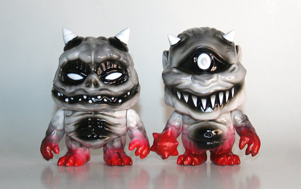 MVH x Unbox Painted White Chibi Death DX and Ollie