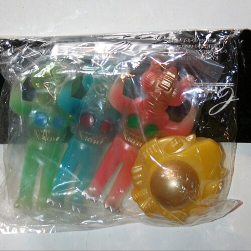Charactics Glow In The Dark Invaders Set