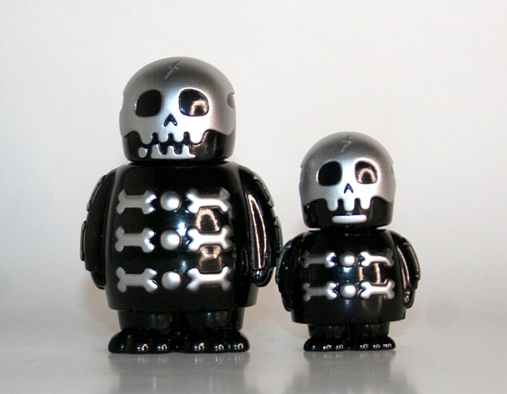 Skull Toys Silver on Black Skull Brothers