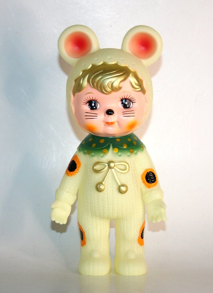 Kodama x Maneki Neko Glow Charmy Doll