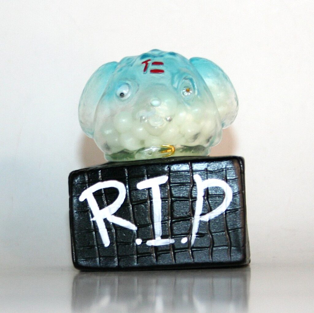 Yoiko Mysterious Toy RIP Walking Around Tokyo