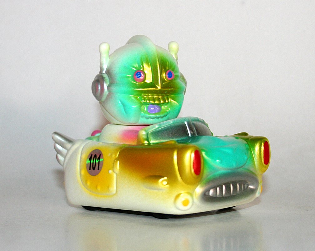 Toysbian White Robot Racer