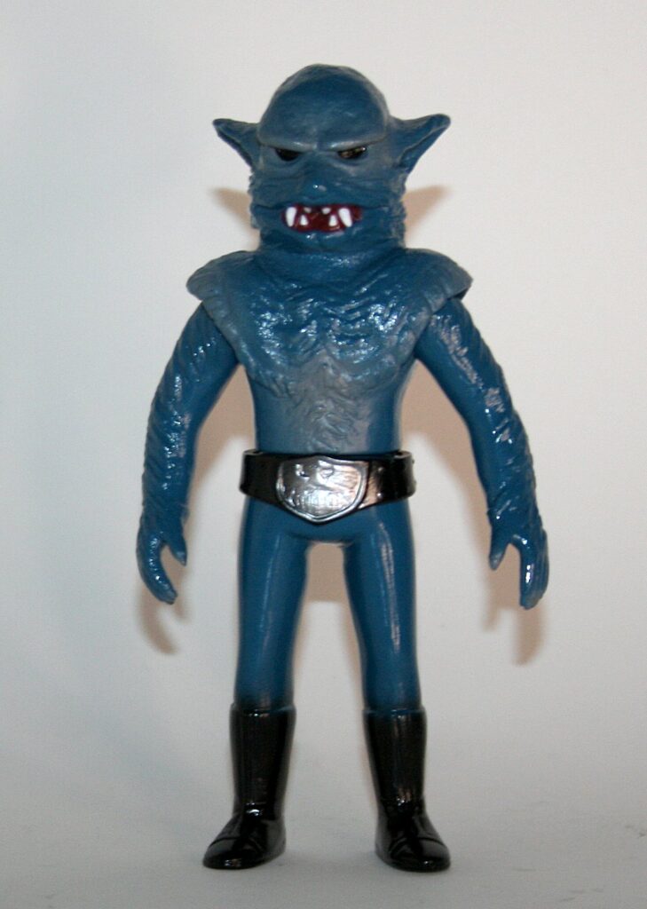 Medicom Mid Size Blue Ultraman Alien Wolf