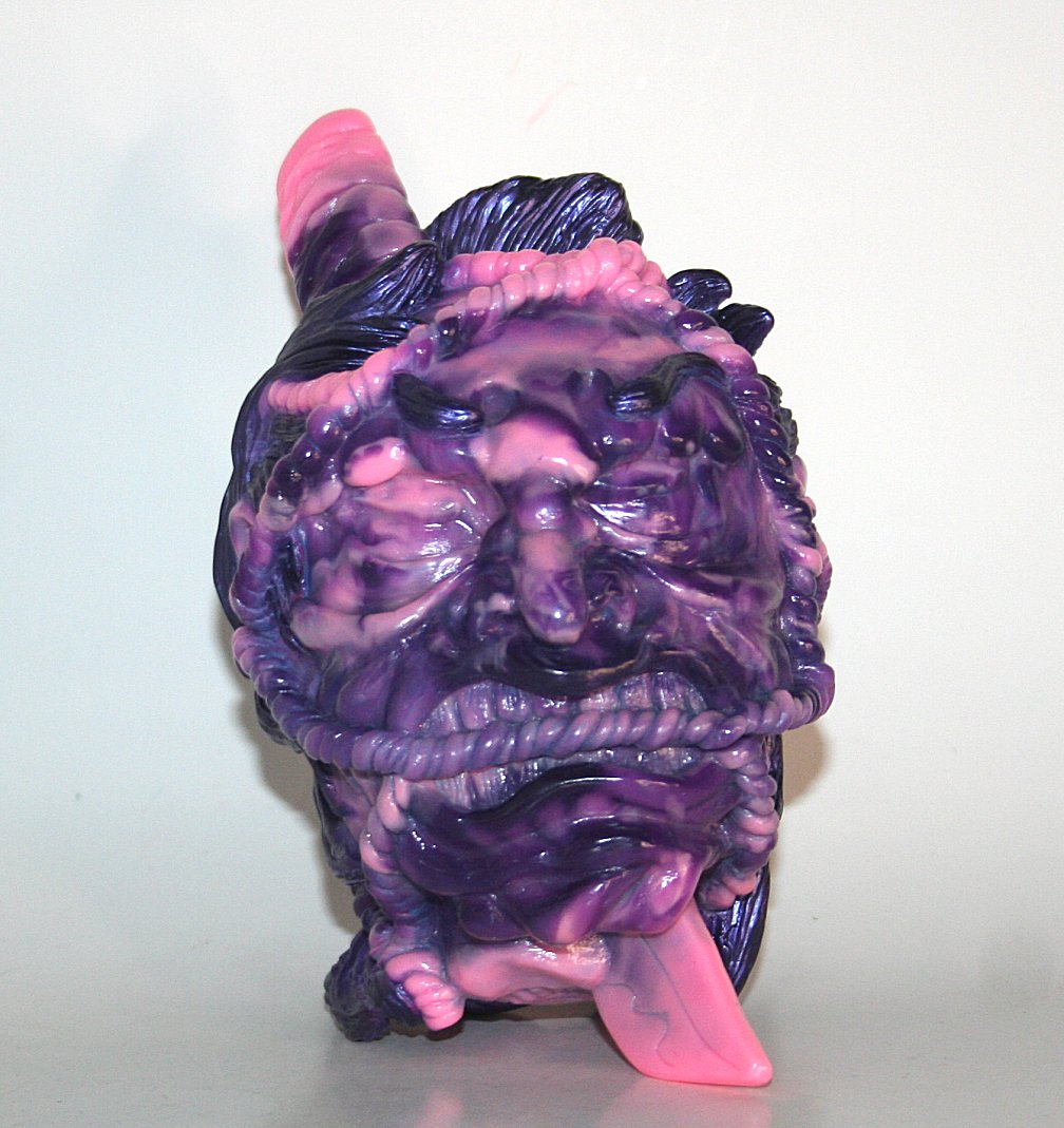 Magitarius Plumule Gum and Glow Marbled Namakubi V2 severed head vinyl figure