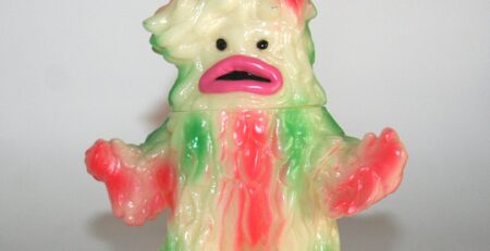 Max Toy Co X Tsuburaya Green x Red Zazahn
