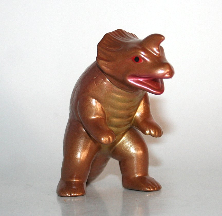 US Toys Bronze Agira Ultraman kaiju sofubi in brown vinyl with bronze and gold paint